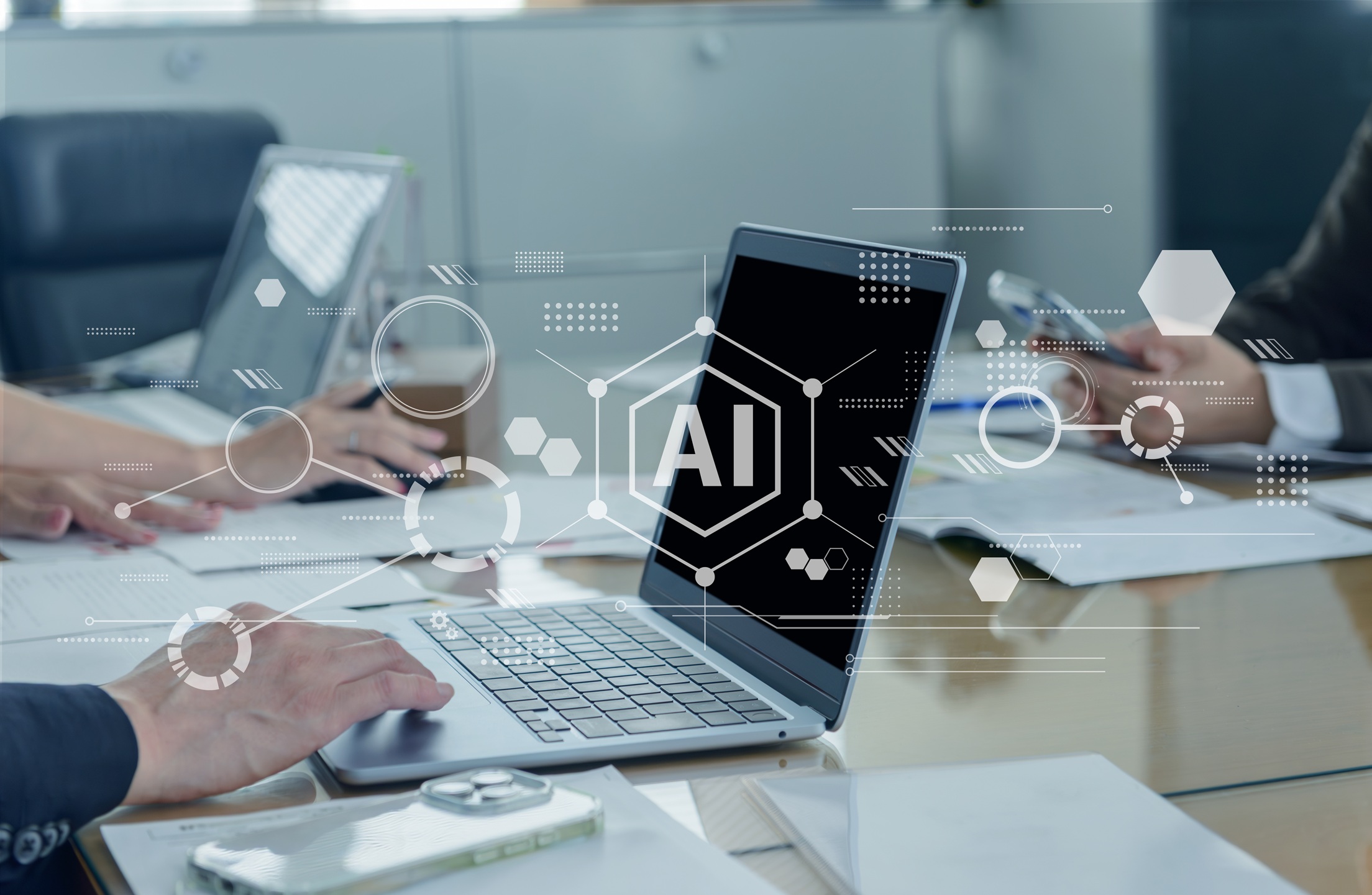 AIによるレビューと人によるレビューを組み合わせながら、自社の運用ルールに合ったアプリ作成・運用を進めていくことが大切です